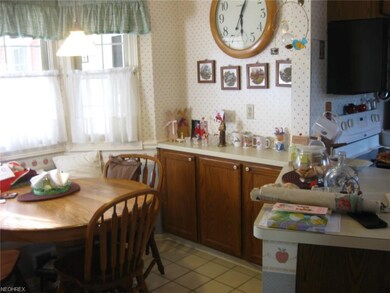 Kitchen Eating Area