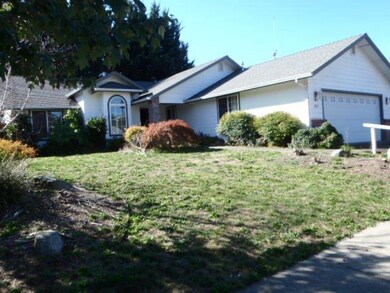 857 Idle Ct, Grants Pass, OR 97527 - photo 2