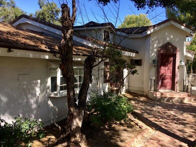 22157 Mulholland Dr, Woodland Hills, CA 91364 - photo 2