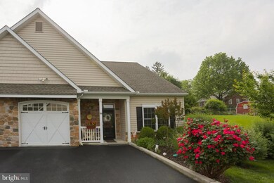 960 Elm Ave unit 6, Lancaster, PA 17603 - photo 3