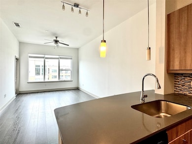 2111 Westheimer Rd unit 2502, Houston, TX 77098 - photo 6