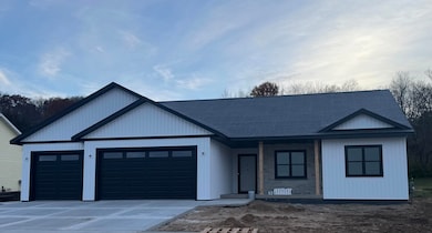 3115 Cortland St, Onalaska, WI 54650 - photo 2