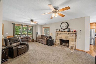 2104 E 29th St, Des Moines, IA 50317 - photo 5