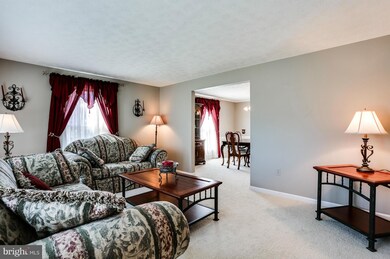 7086 Saddle Dr, Sykesville, MD 21784 - photo 4