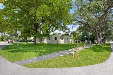 2601 Taylor St, Hollywood, FL 33020 - photo 3