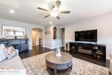 406 Copper Creek Dr, Mount Washington, KY 40047 - photo 4