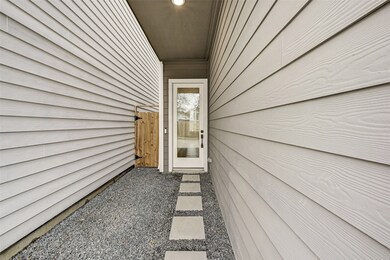 8410 Berry Green Ln, Houston, TX 77022 - photo 3