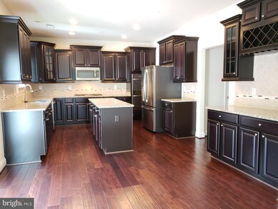 708 Highland Meadows Dr, Gambrills, MD 21054 - photo 4