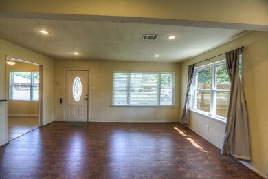 2303 Hialeah Dr, Houston, TX 77018 - photo 6