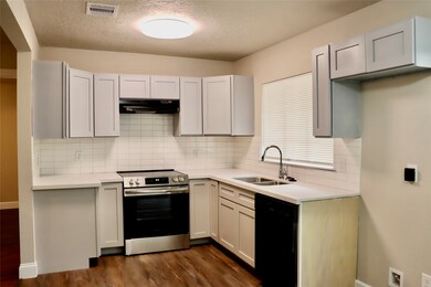 7101 Parker Rd, Houston, TX 77016 - photo 6