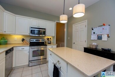 Large Kitchen featuring QUARTZ COUNTERS, Undermoun
