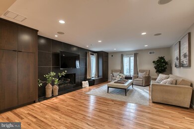 6418 Crosswoods Dr, Falls Church, VA 22044 - photo 5