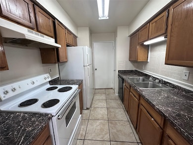 9700 Leawood Blvd unit 1113, Houston, TX 77099 - photo 2