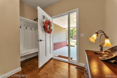 8726 Sunrise Mist Dr, Pinckney, MI 48169 - photo 6