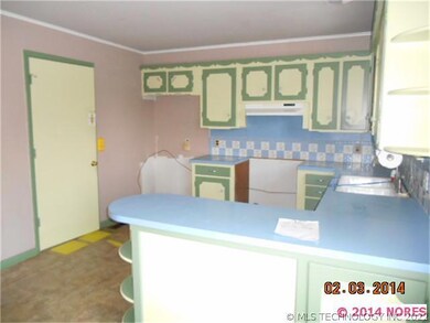 Kitchen, opposite view.