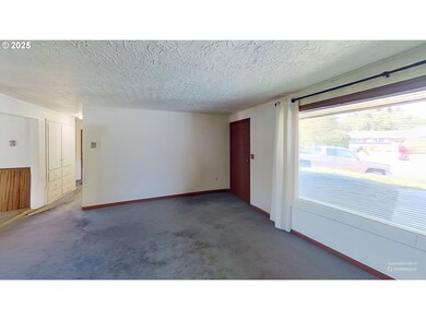 240 Rose Ct, Eugene, OR 97401 - photo 5