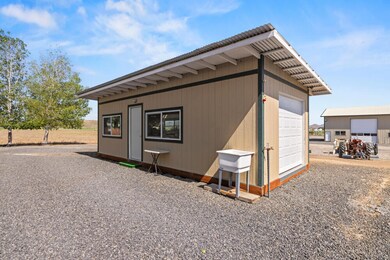 891 Cross Rd, Klamath Falls, OR 97603 - photo 4