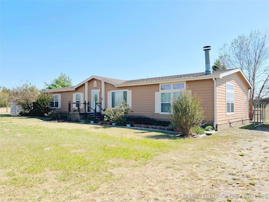 10260 Locust Rd, Henryetta, OK 74437 - photo 2