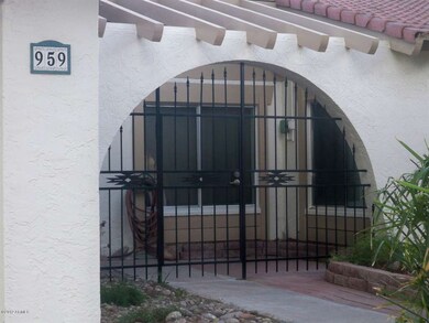 Front 'Courtyard' Entry