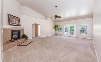 005_Living Room