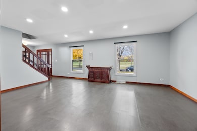 1567 California St, Elk Grove Village, IL 60007 - photo 3