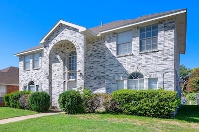 6917 Club Creek Dr, Fort Worth, TX 76137 - photo 2