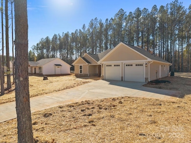 2307 Lee Lawing Rd, Lincolnton, NC 28092 - photo 2