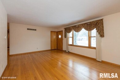 3607 N Lincoln Ave, Davenport, IA 52806 - photo 3