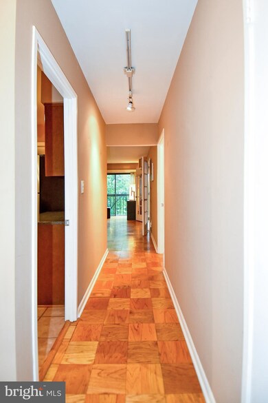 1001 26th St NW unit 603, Washington, DC 20037 - photo 6