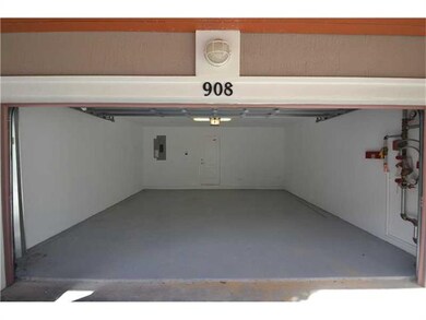 Parking Lot/Garage