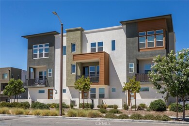 27554 Sparrow Ct, Valencia, CA 91355 - photo 3