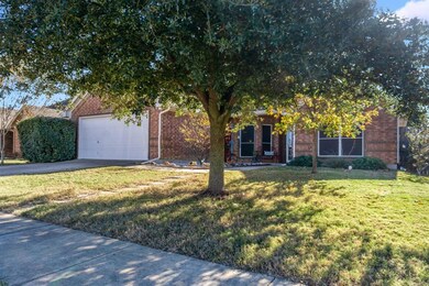 705 Oakmont Dr, Ennis, TX 75119 - photo 2