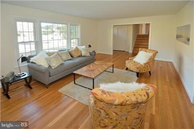 2219 Traies Ct, Alexandria, VA 22306 - photo 2