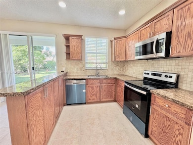 4383 Laurel Ridge Cir, Weston, FL 33331 - photo 5