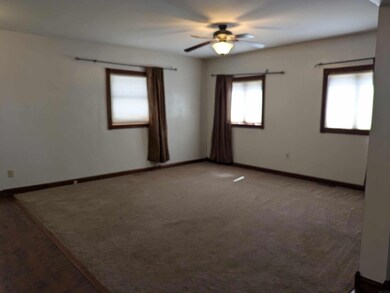 1622 240th St, Decorah, IA 52101 - photo 3