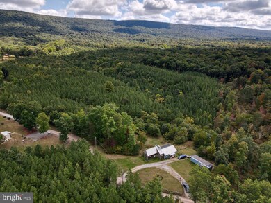 138 Mchenry Ln, Berkeley Springs, WV 25411 - photo 4