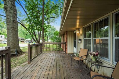 6812 Switzer Ln, Shawnee, KS 66203 - photo 5