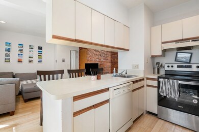 38A Charter St unit 4, Boston, MA 02113 - photo 5