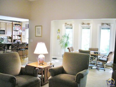 3628 SW Spring Hill Dr, Topeka, KS 66614 - photo 3