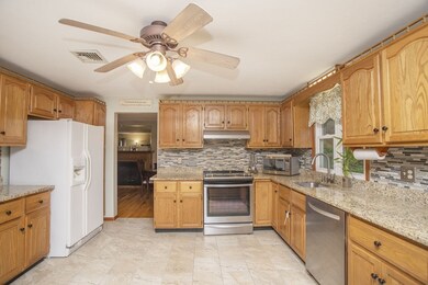 18 Heritage Dr, Rockland, MA 02370 - photo 5