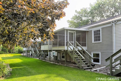 8-web-or-mls-1061-village-ln