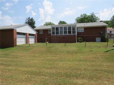 508 Montgomery St, Reidsville, NC 27320 - photo 2