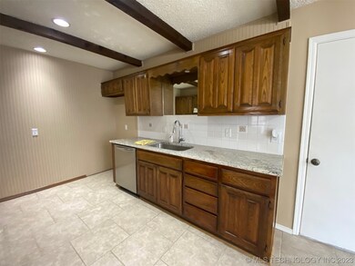 2904 E Memphis St, Broken Arrow, OK 74014 - photo 6