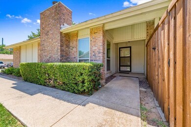 831 Shady Glen Ln, Bedford, TX 76021 - photo 5