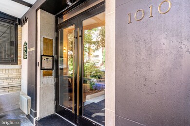 Swarthmore Condos unit 611, Washington, DC 20037 - photo 3