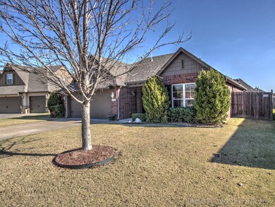 8105 S Hemlock Ave, Broken Arrow, OK 74011 - photo 2