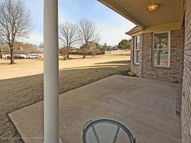8266kingscrossing_porch