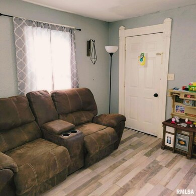 2129 Farnam St, Davenport, IA 52803 - photo 2