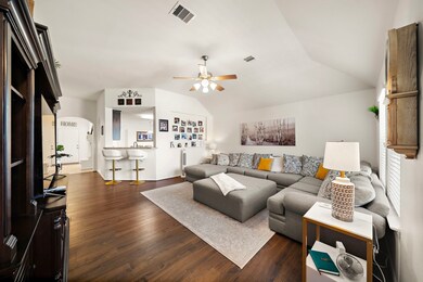 1192 Quarterhorse Dr, Alvin, TX 77511 - photo 7