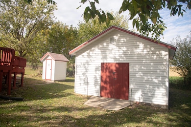 1703 209th St, Shenandoah, IA 51601 - photo 4